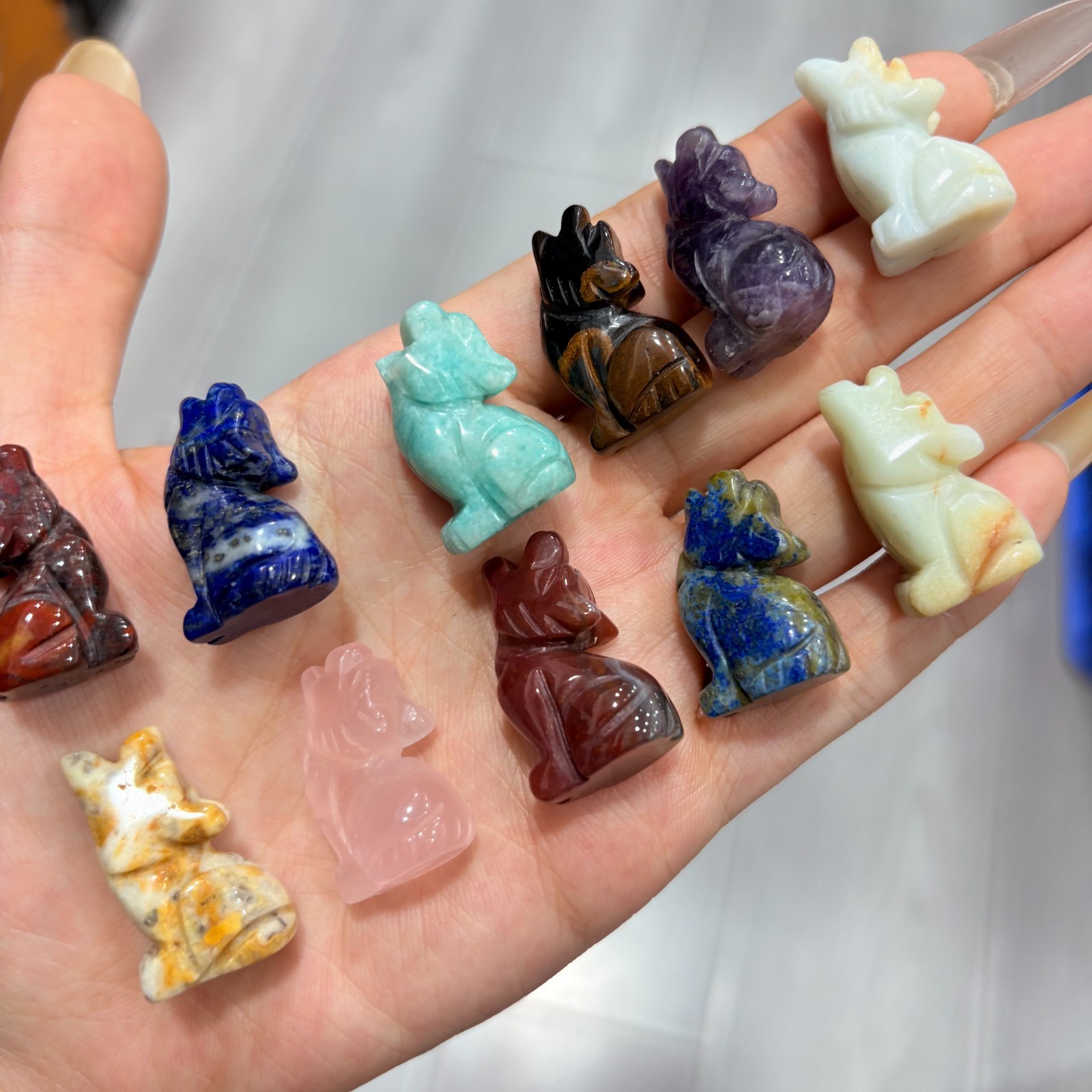 5pc Natural mix Quartz hand Carved Mini wolf crystal carving reiki