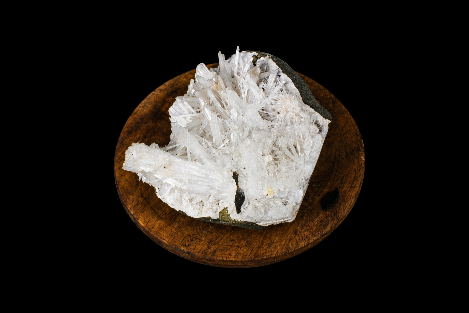 Natural Scolecite Crystalline Geode 314g 7x8cm Mineral Specimen India