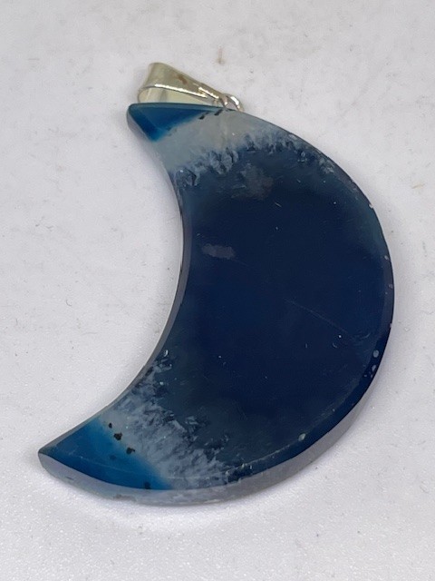 Druzy Agate Dyed Dark Blue Moon Pendant – Crystal