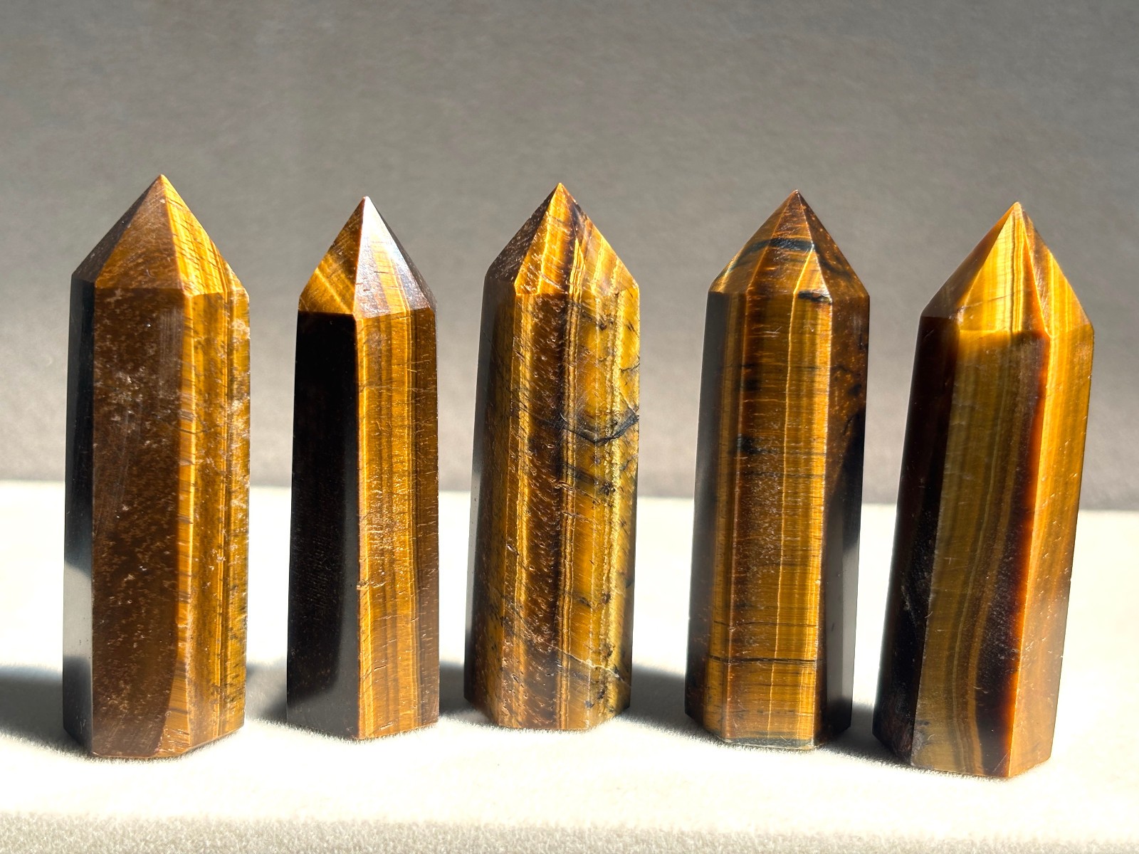 5pcs 2″+ Natural Tiger’s Eye Healing Crystal Wand Obelisk Reiki Tower Point Deco