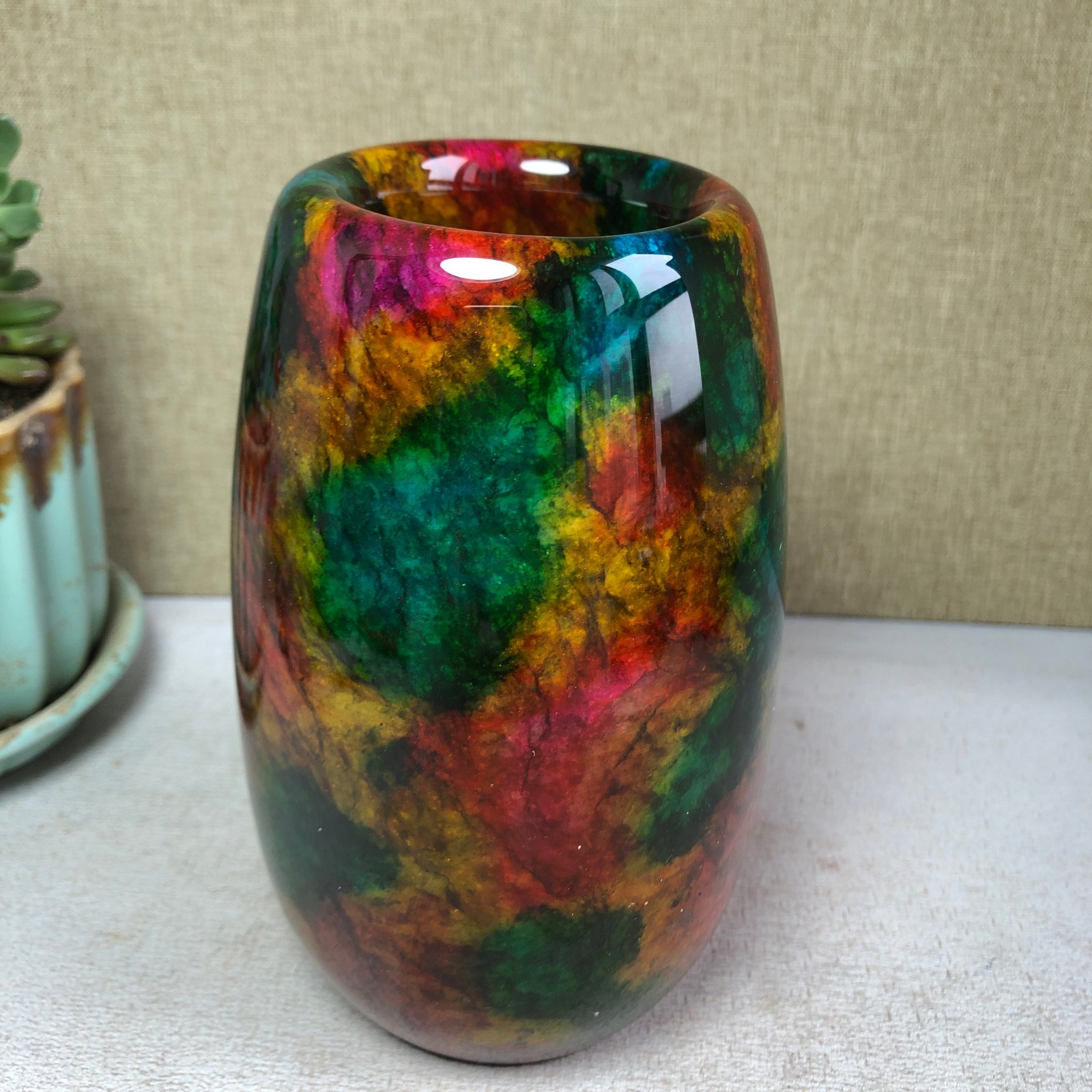Natural “Seven Colors Jade” vase specimen -Taiwan China 1190g 130mm A4587
