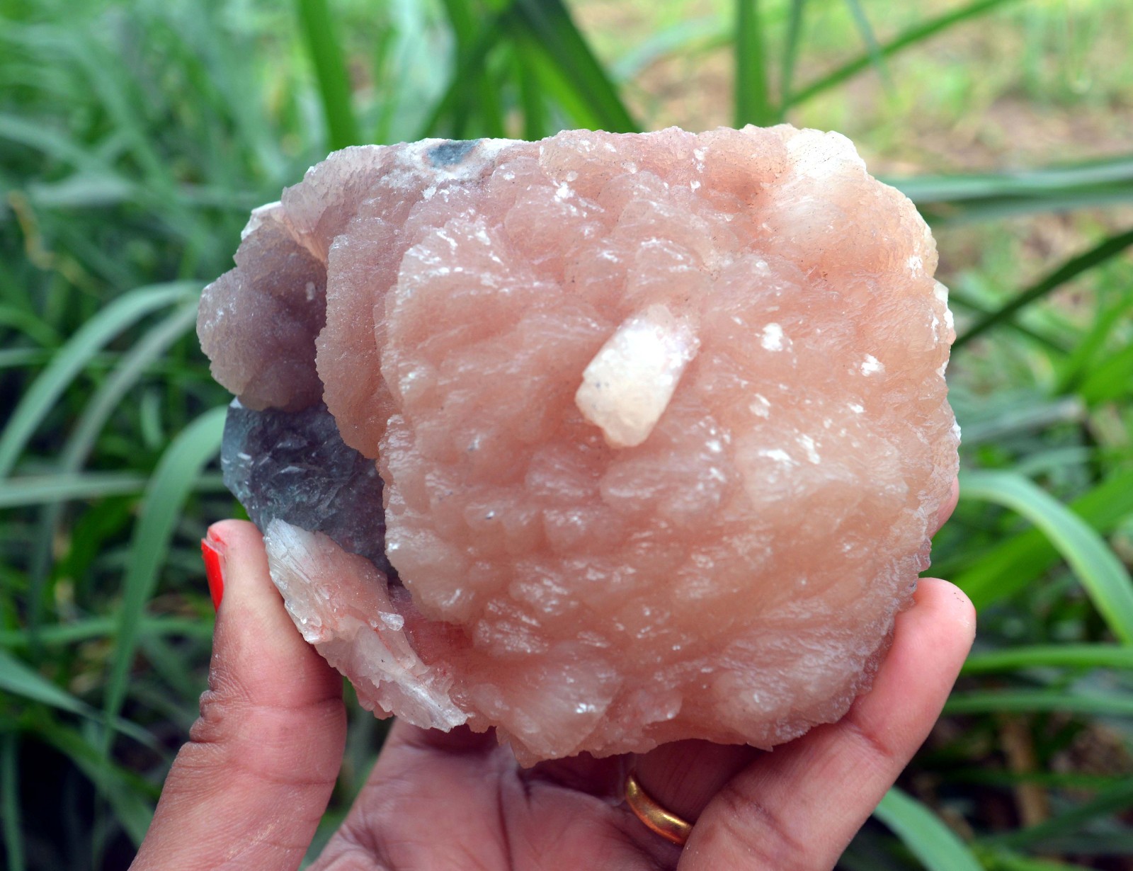 stilbite crystals w/ apophyllite minerals specimen f-2