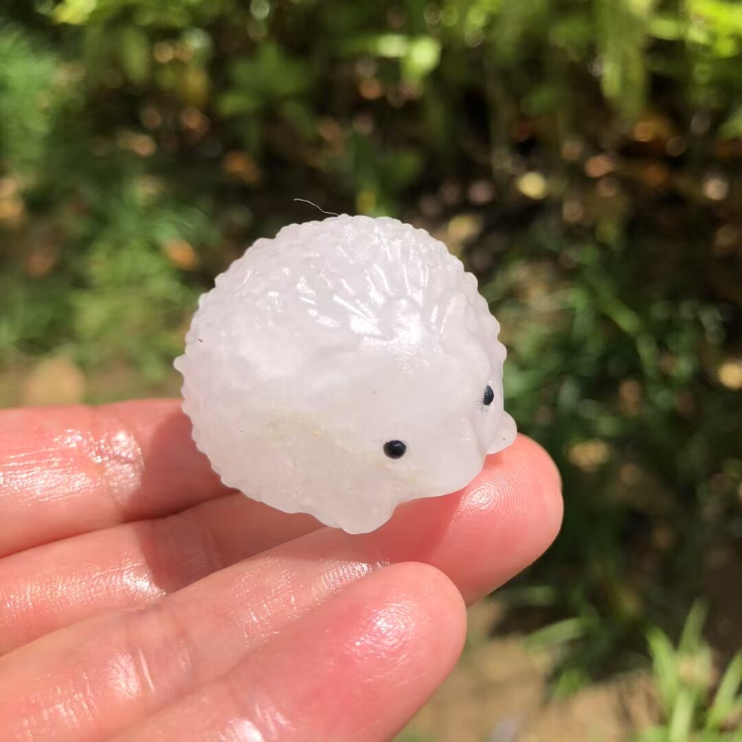 Mix Natural quartz crystal skull point carvings Hedgehog Reiki healing Gift