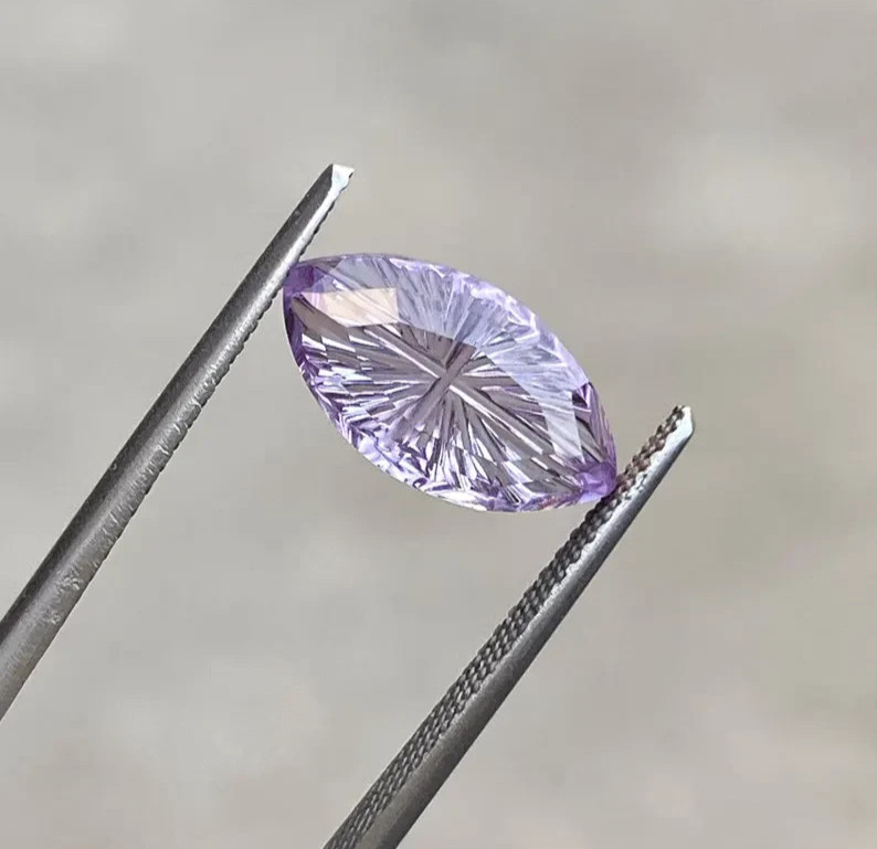 Hand Carved Fantasy Cut Loose Gemstone Alexandrite (13×7) MM 3.50 Ct