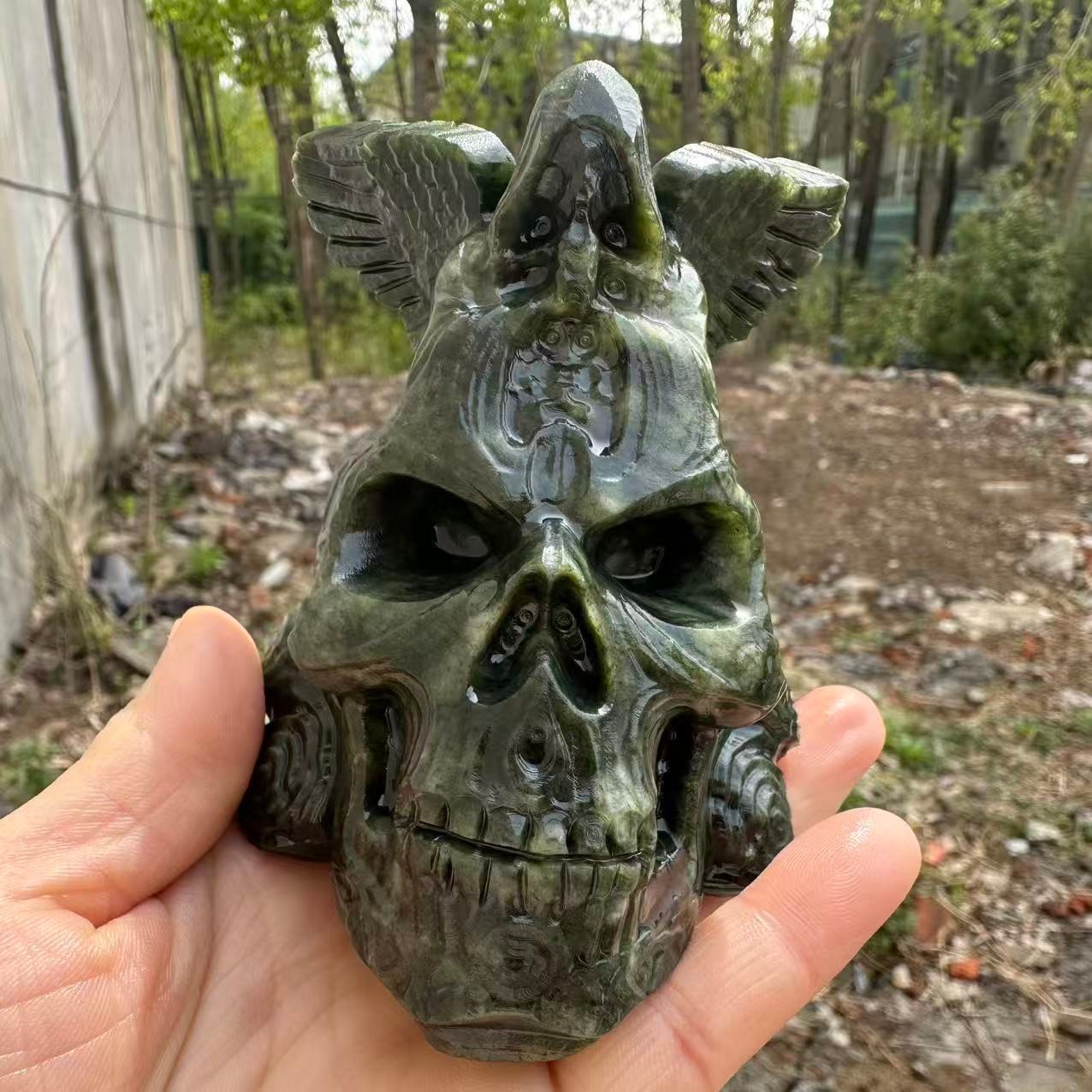 1pc Natural Serpentine Quartz Carved Death Skull Crystal Reiki Healing Decor