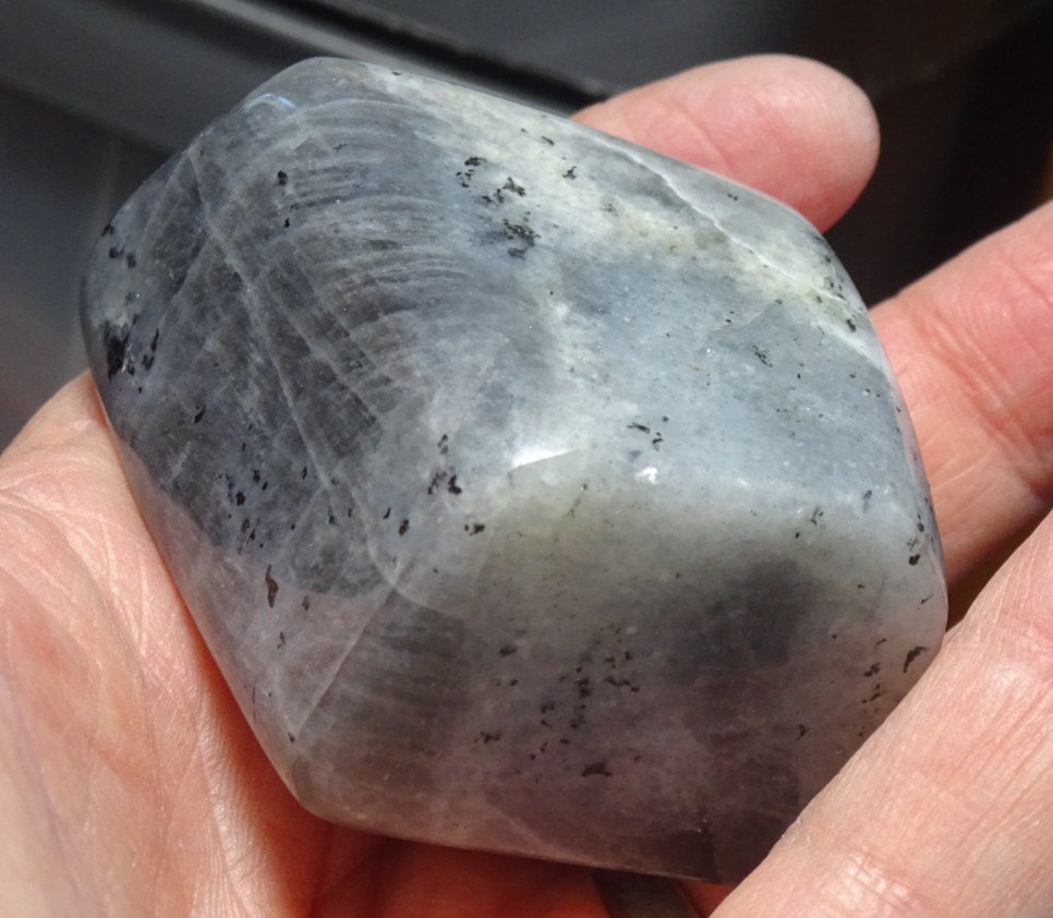 POLISHED NATURAL LABRADORITE FREEFORM TOWER 5 x 4.7 x 3 cms 172 gms – PURPLE