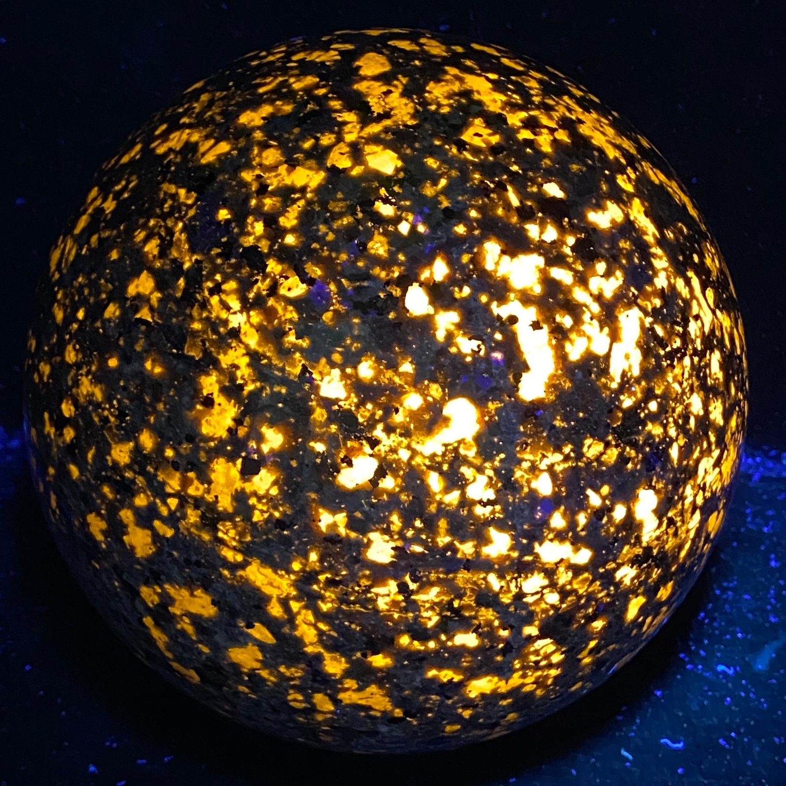Natural Flame’s stone Sphere crystal ball reiki healing 5660G UV Reactivecrystal