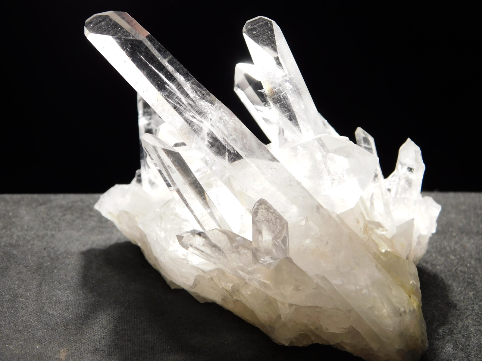 SUPER! TRANSLUCENT Quartz Crystal Cluster Collier Creek ARKANSAS 130gr