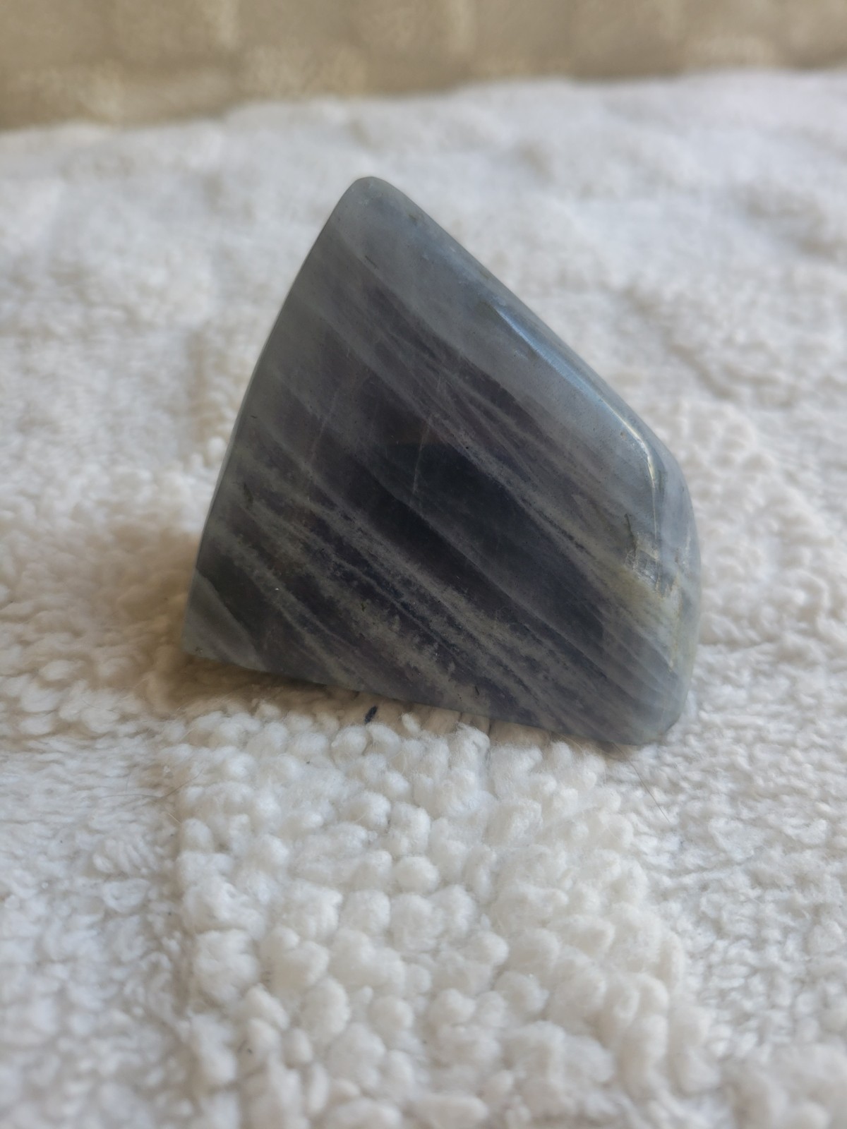 125g Polished Labradorite Crystal Stone – 2.5″