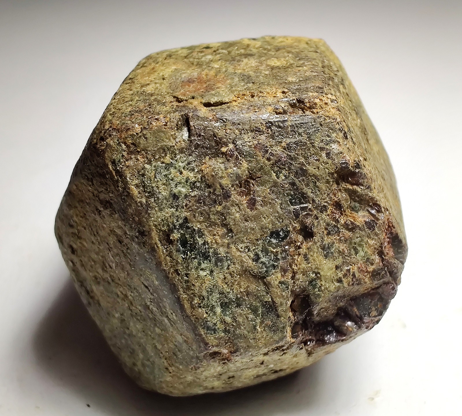 Garnet crystal, excellent form. From North Carolina. 48 grams.