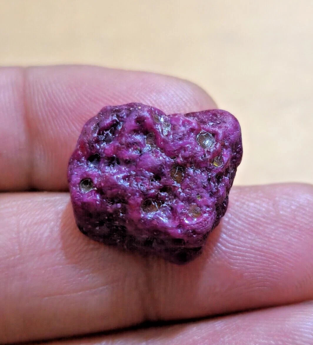 Terrific African Red Ruby 33.70 Crt Rough Size 19x19x8 MM Natural Loose Gemstone