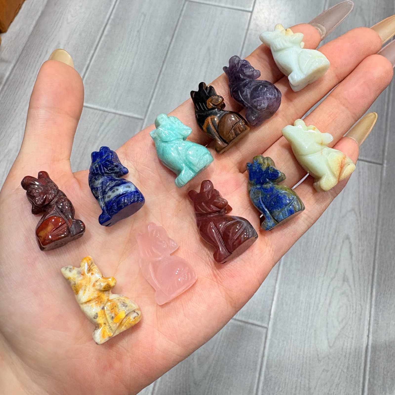 5pc Natural mix Quartz hand Carved Mini wolf crystal carving reiki