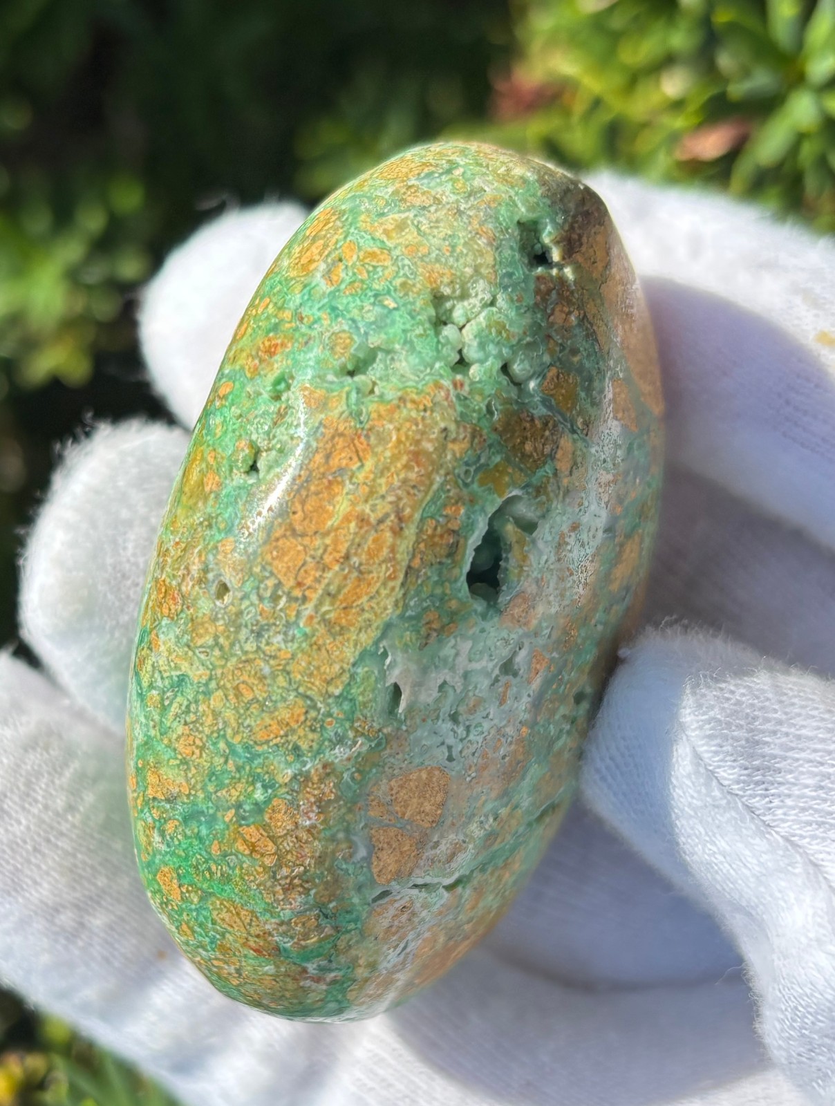 USA SALE 96g GREEN SMITHSONITE TEXTURED PALM STONE PALMSTONE