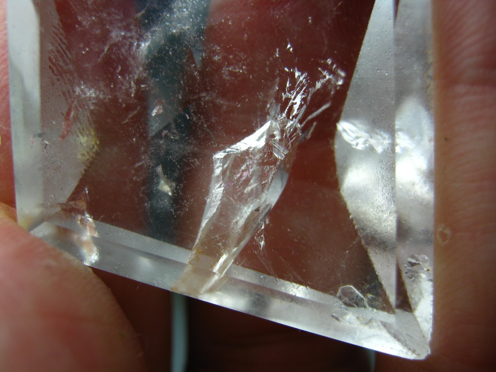 95 cts. PENETRATOR CRYSTAL INSIDE ITS QUARTZ MOM GEMSTONE , WHAT? YES! RM 155