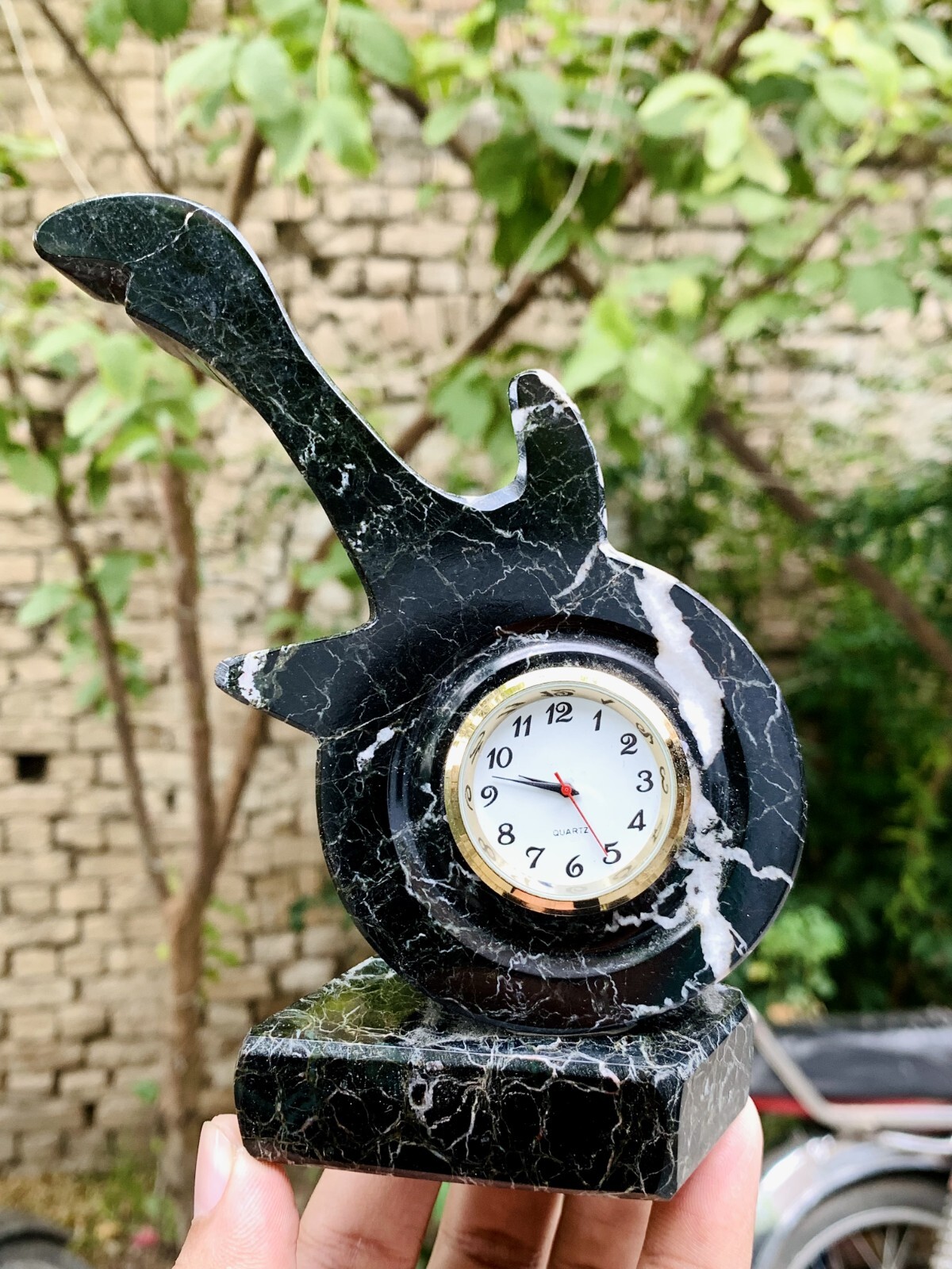 Home Decor Very Unique Table Piece Jasper Guitar Clock – 275 Gram