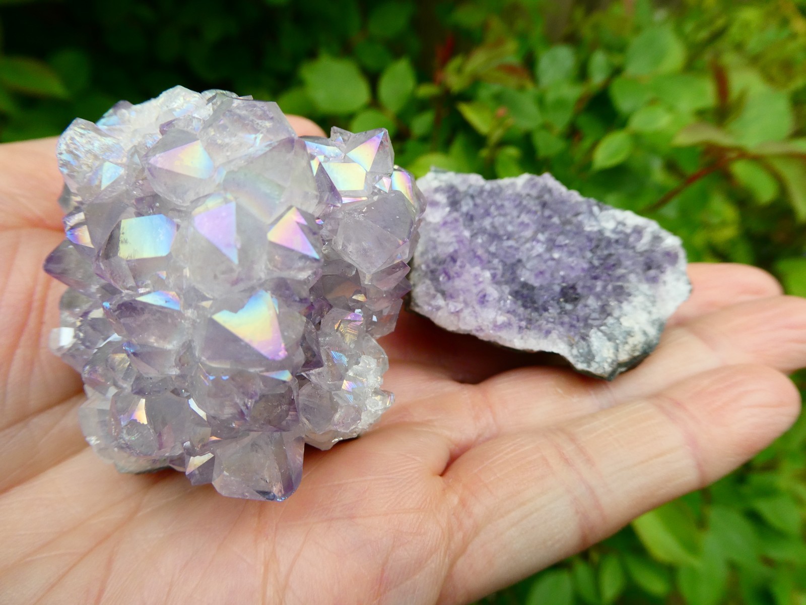 Aura Amethyst Crystal Cluster Multi Points Uruguay & Amethyst Cluster Bed Brazil