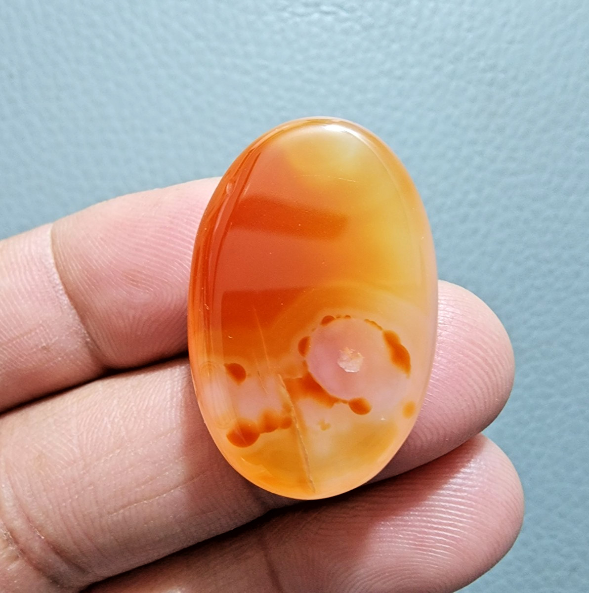 Stunning AAA+ Banded Onyx Cabochon 40 Crt Oval Shape Gemstone For Jewelry