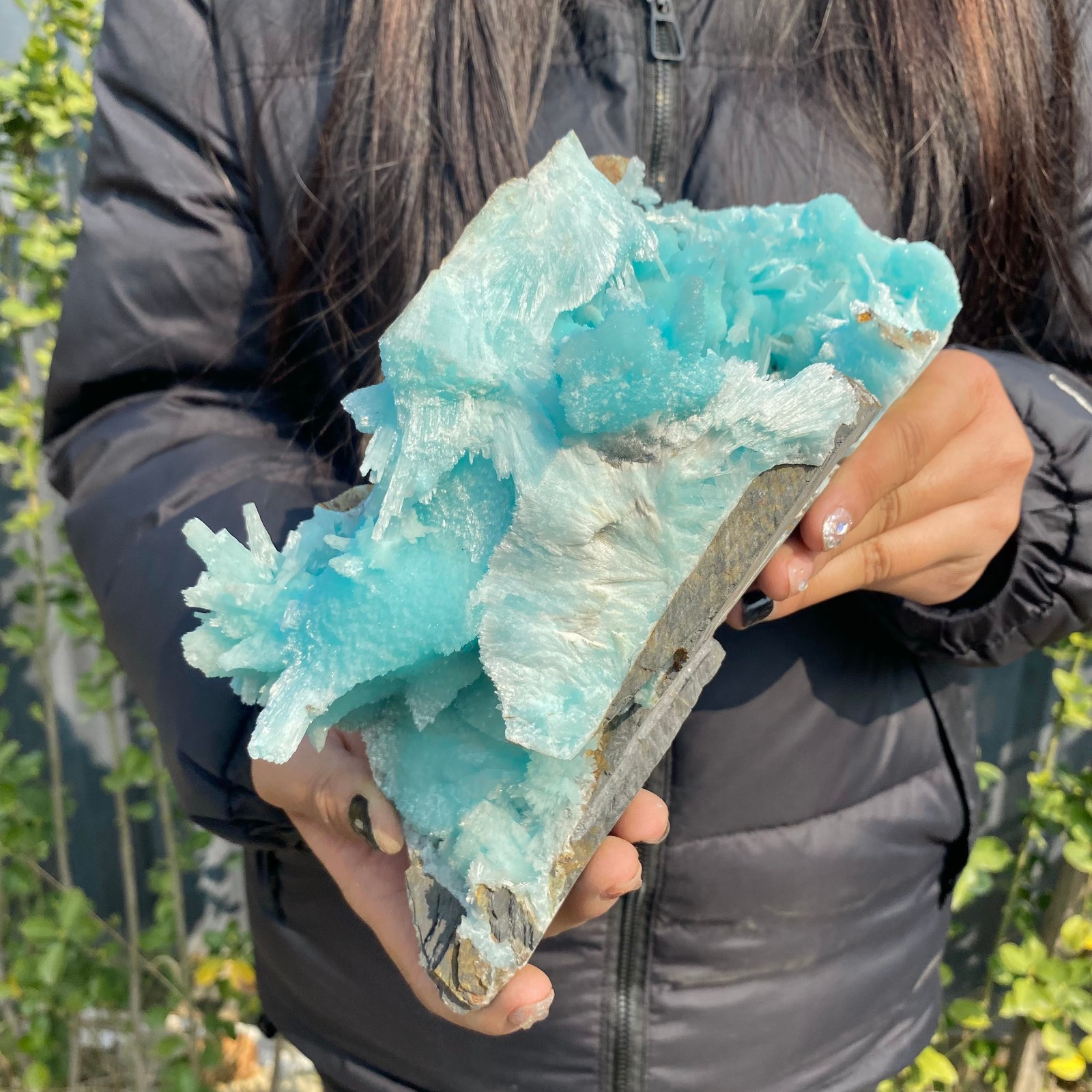 4.11LB Natural Clear Blue-vein Crystal stone Rare Mineral Specimens China
