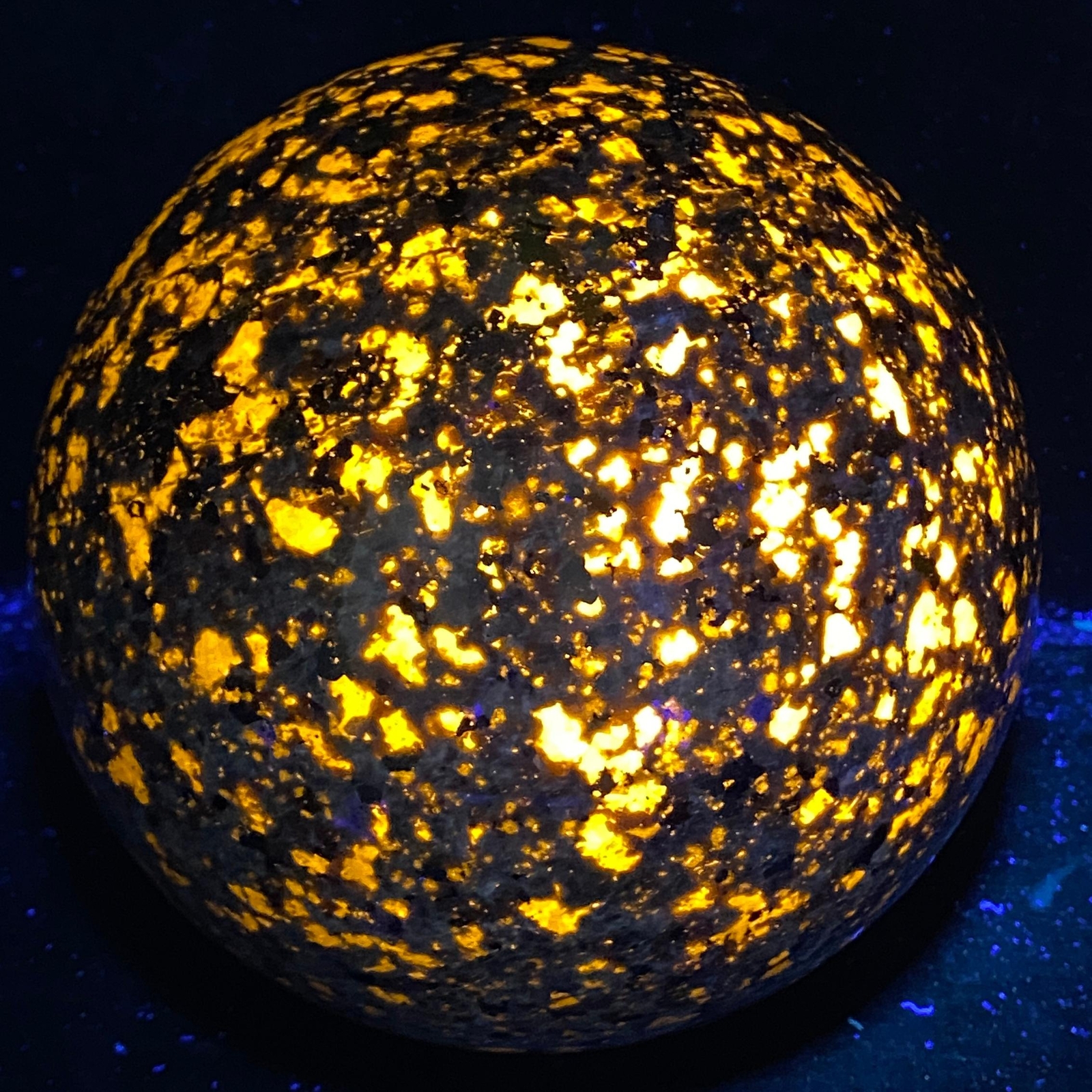 Natural Flame’s stone Sphere crystal ball reiki healing 5660G UV Reactivecrystal