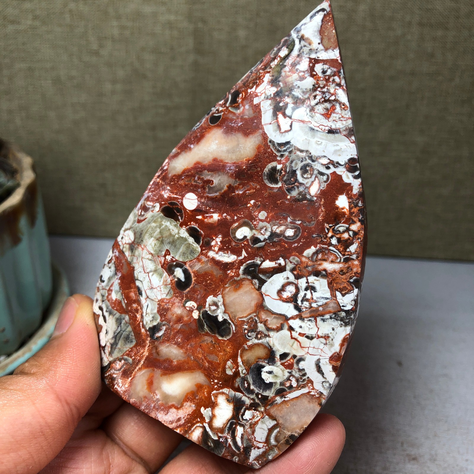 Natural l Indonesian Bloodstone agate point leaf Crystal specimens 152g A4932