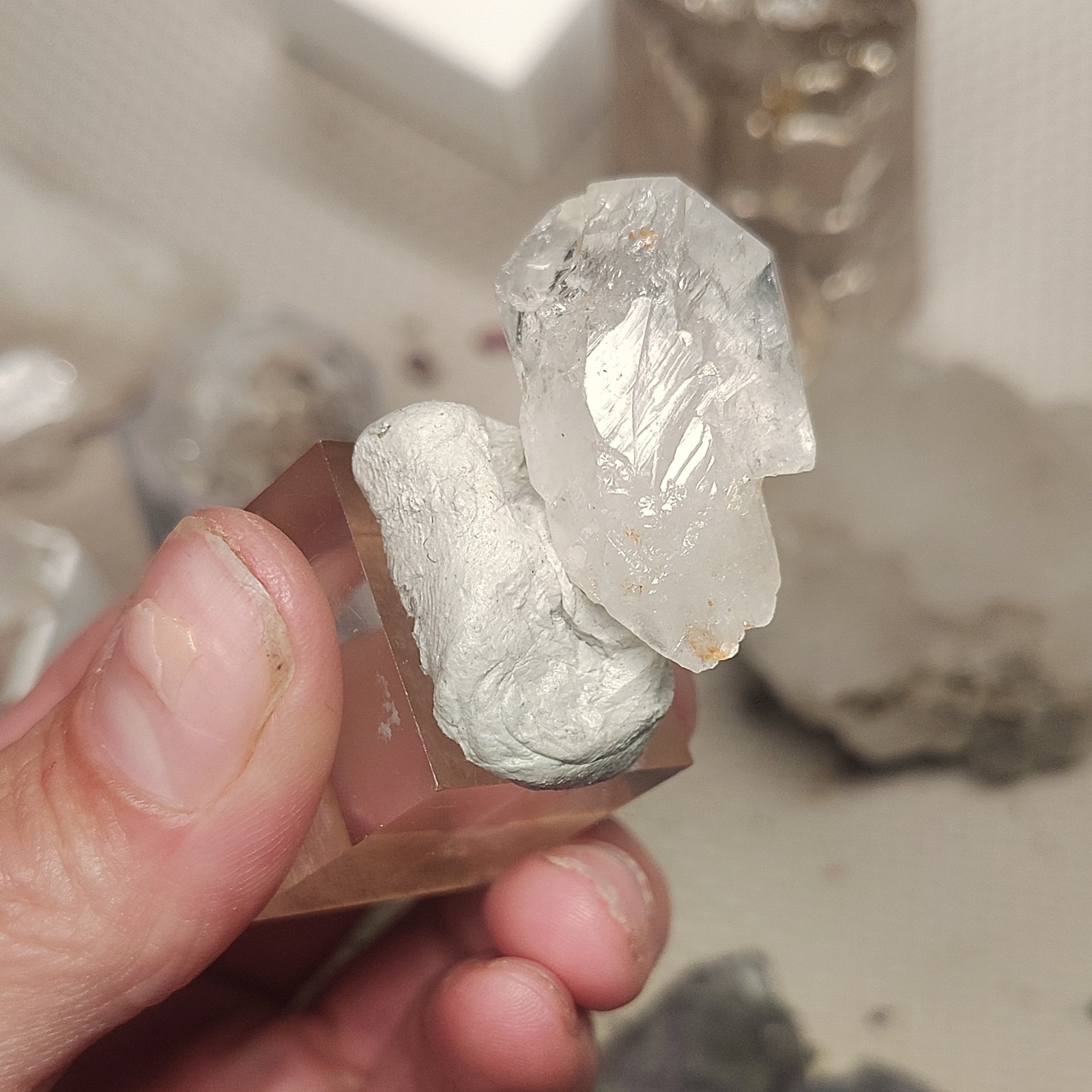 34mm Enhydro Quartz Crystal Specimen – Sharp Moving Water Bubble & Inclusion