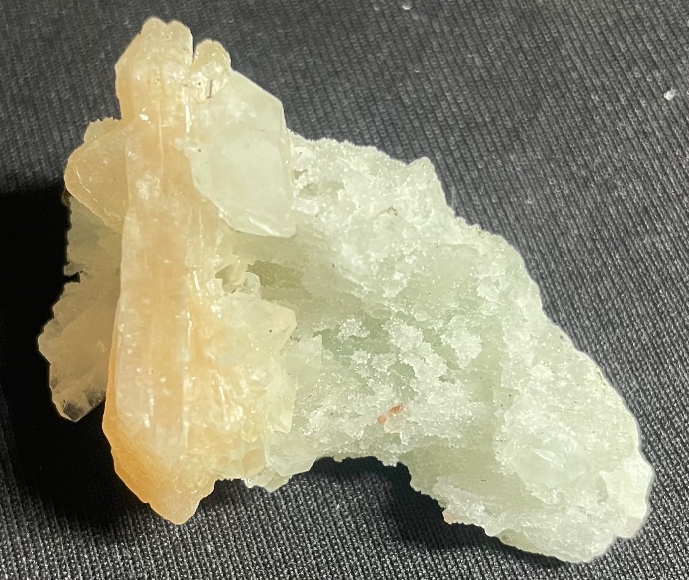 Natural stilbite crystal in quartz mineral specimens 34 gr