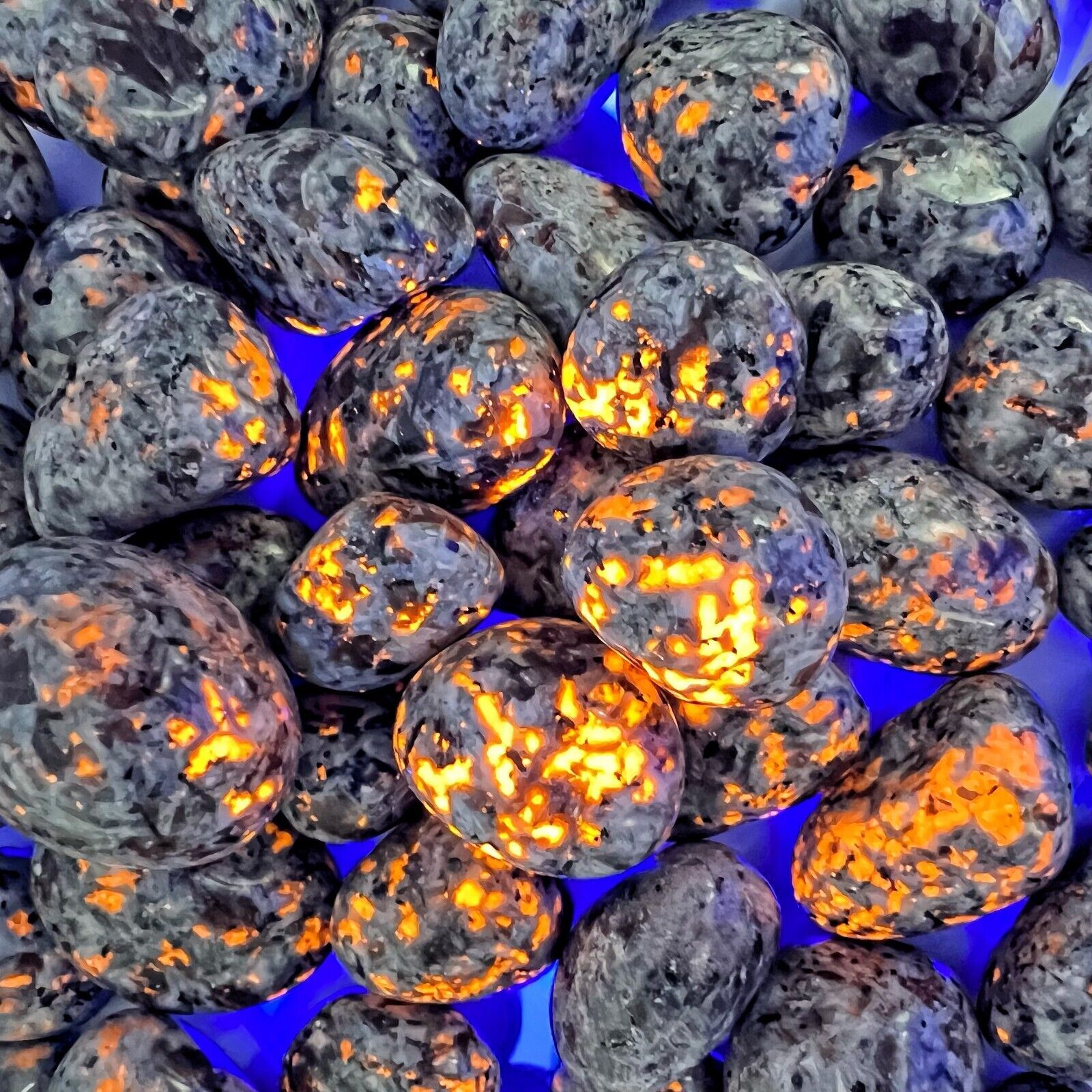 10Pack-Natural Yooperlite UV Fluorescent Glowing Fire Rocks Flame Tumbled Stone