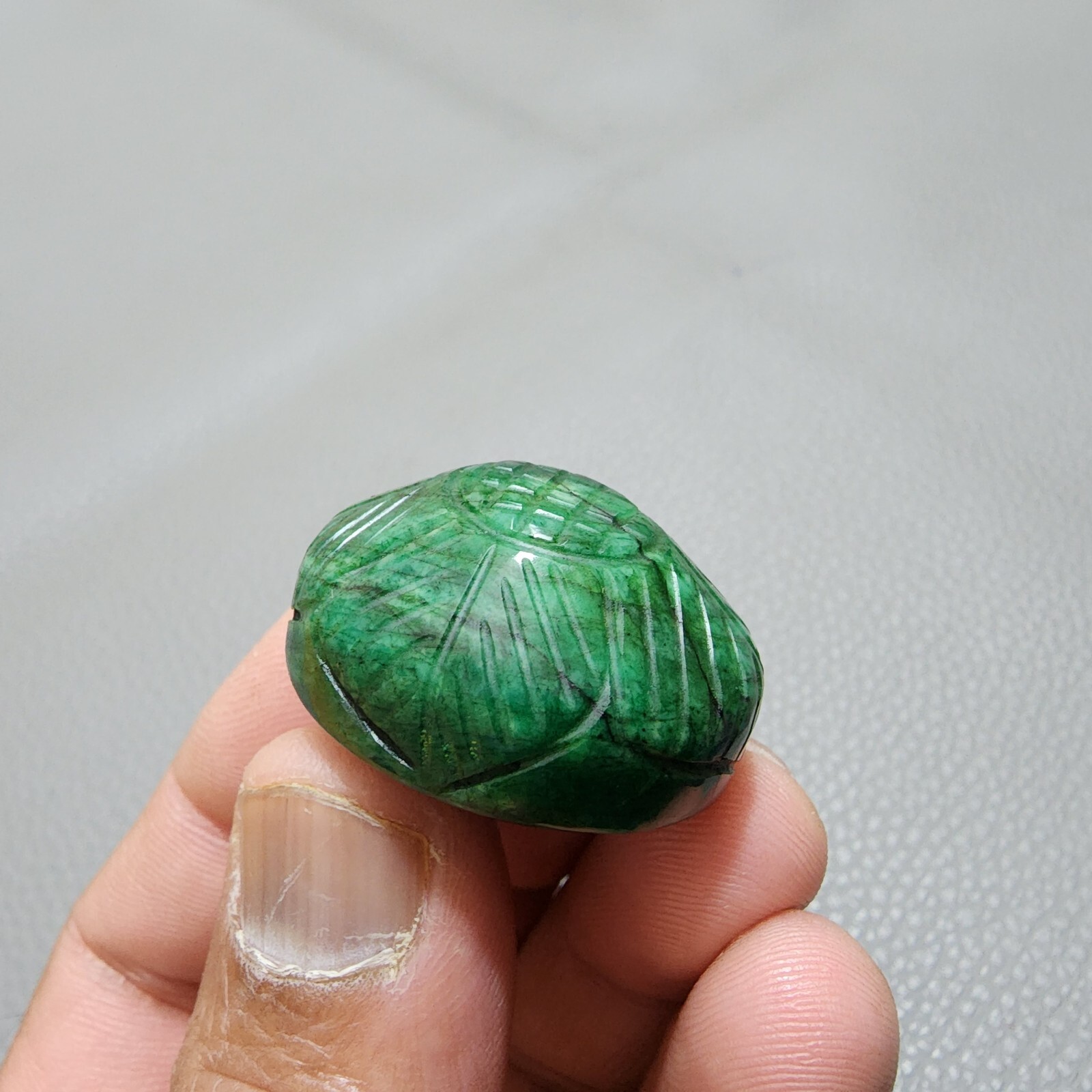 113.40 Crt Lovely Top Green Brazilian Emerald Carving Loose Gemstone For Jewelry
