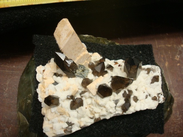 smokey quartz and feldspar tongbei area china