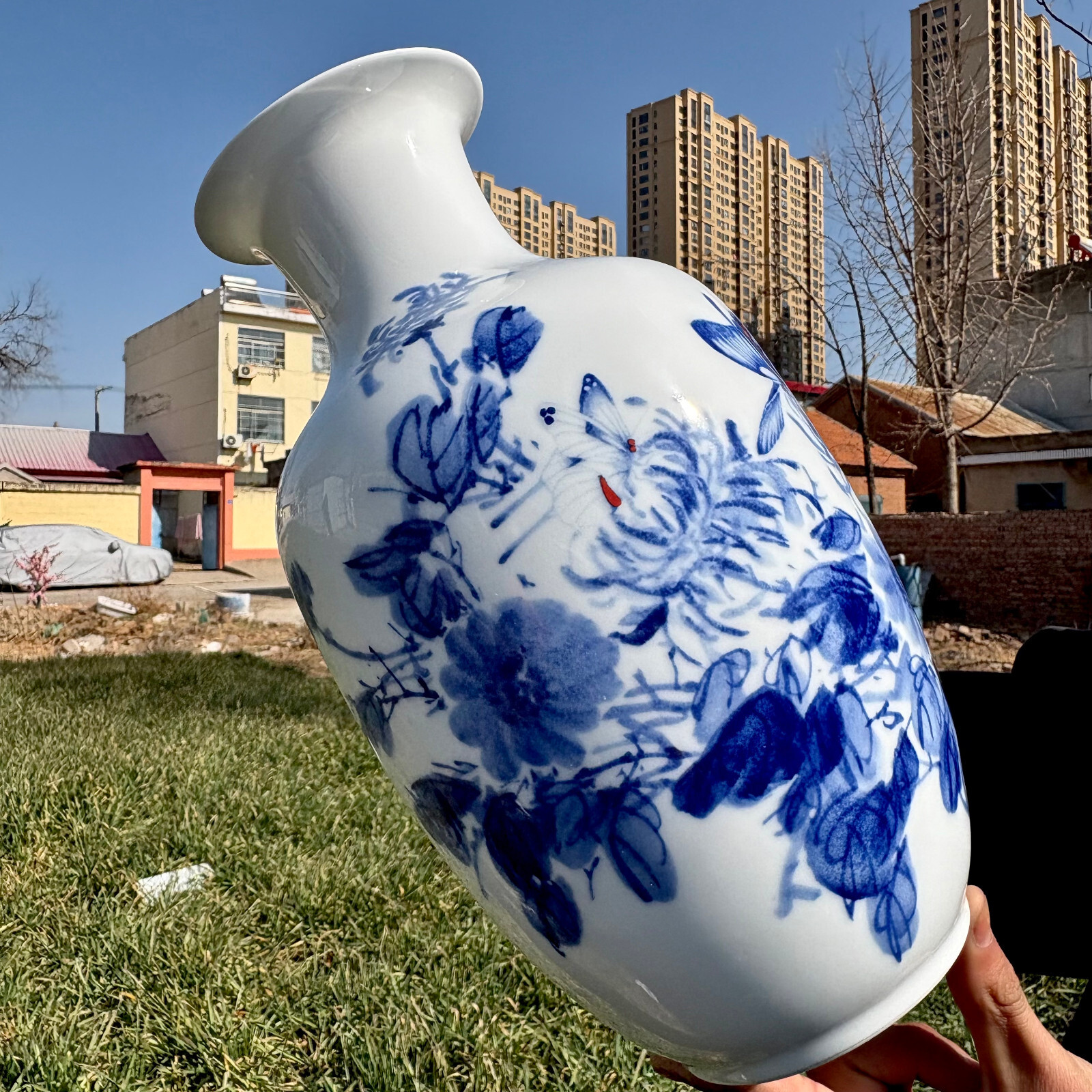 1.4LB Classic landscape painting poetic ceramic vase from Jingdezhen, China