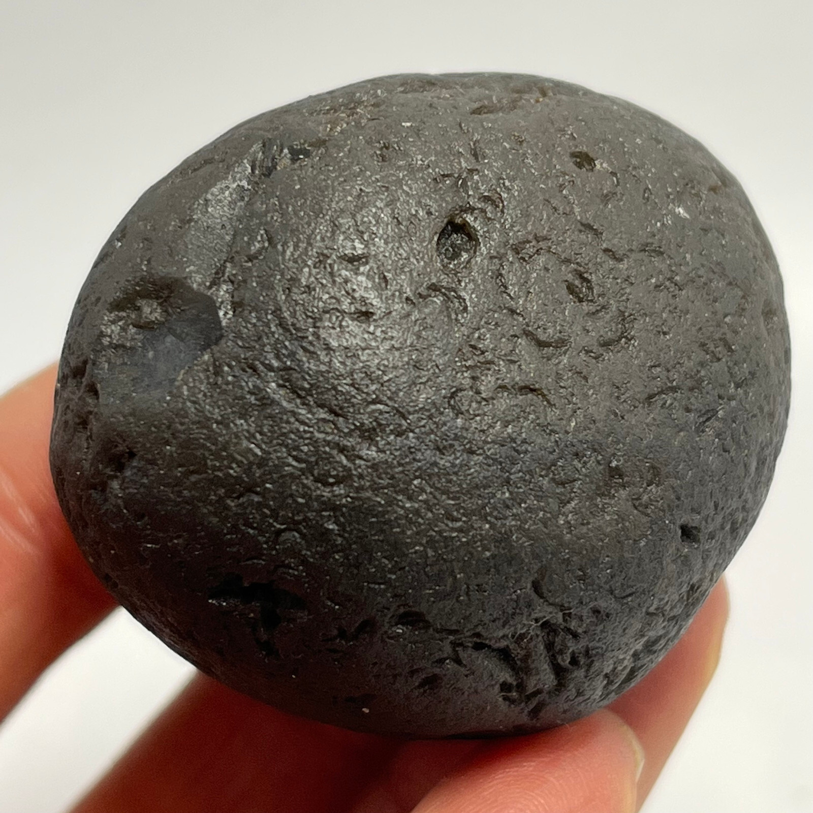 91gr Indonesia Natural Tektite Meteorite 100 % Meteor Black