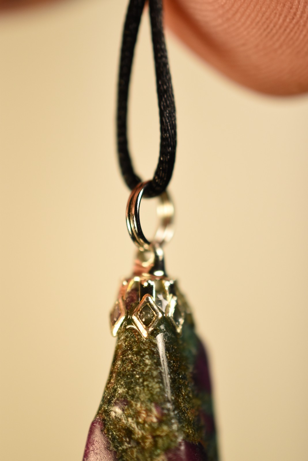 *RUBY FUCHSITE* Pendant 3.5cm 8.5g +Cord Natural Stone Australian Made
