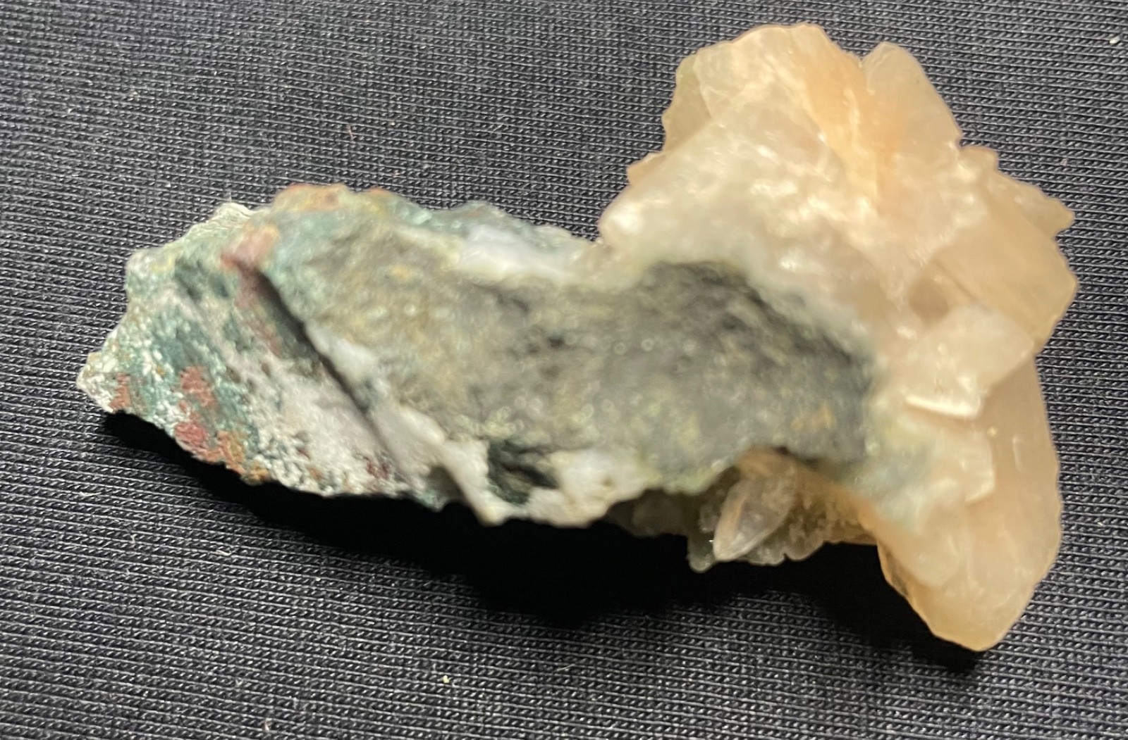 4 pieces Natural stilbite with Apophyllite crystal stone 102 gr 5x5x3 cm