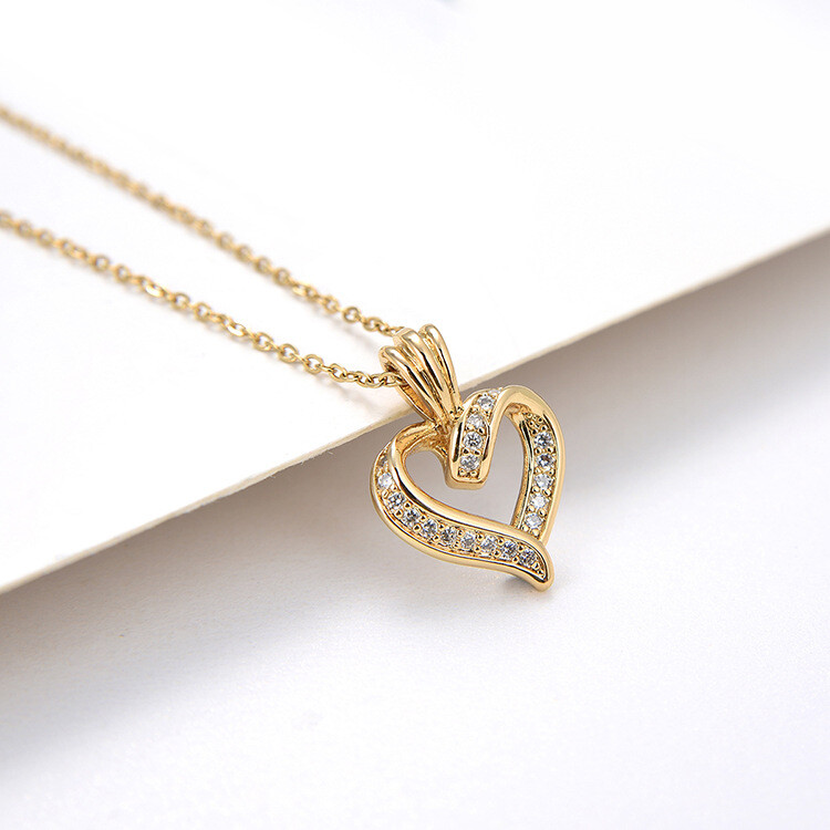 Women’s Fashion Jewelry Cubic Zircon Gold Heart Pendant Necklace Gift 1PC