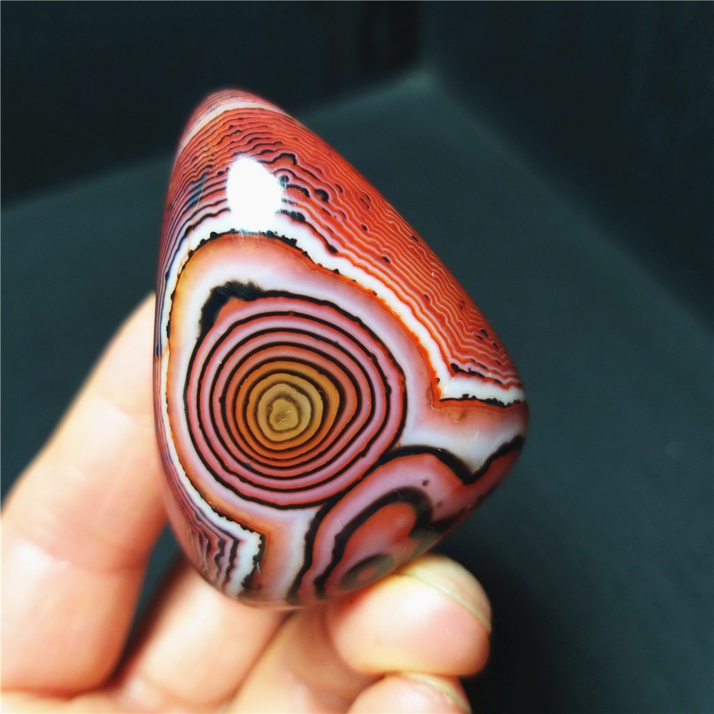 TOP 75.8G Natural Polished Silk Banded Lace Stone Madagascar C1243