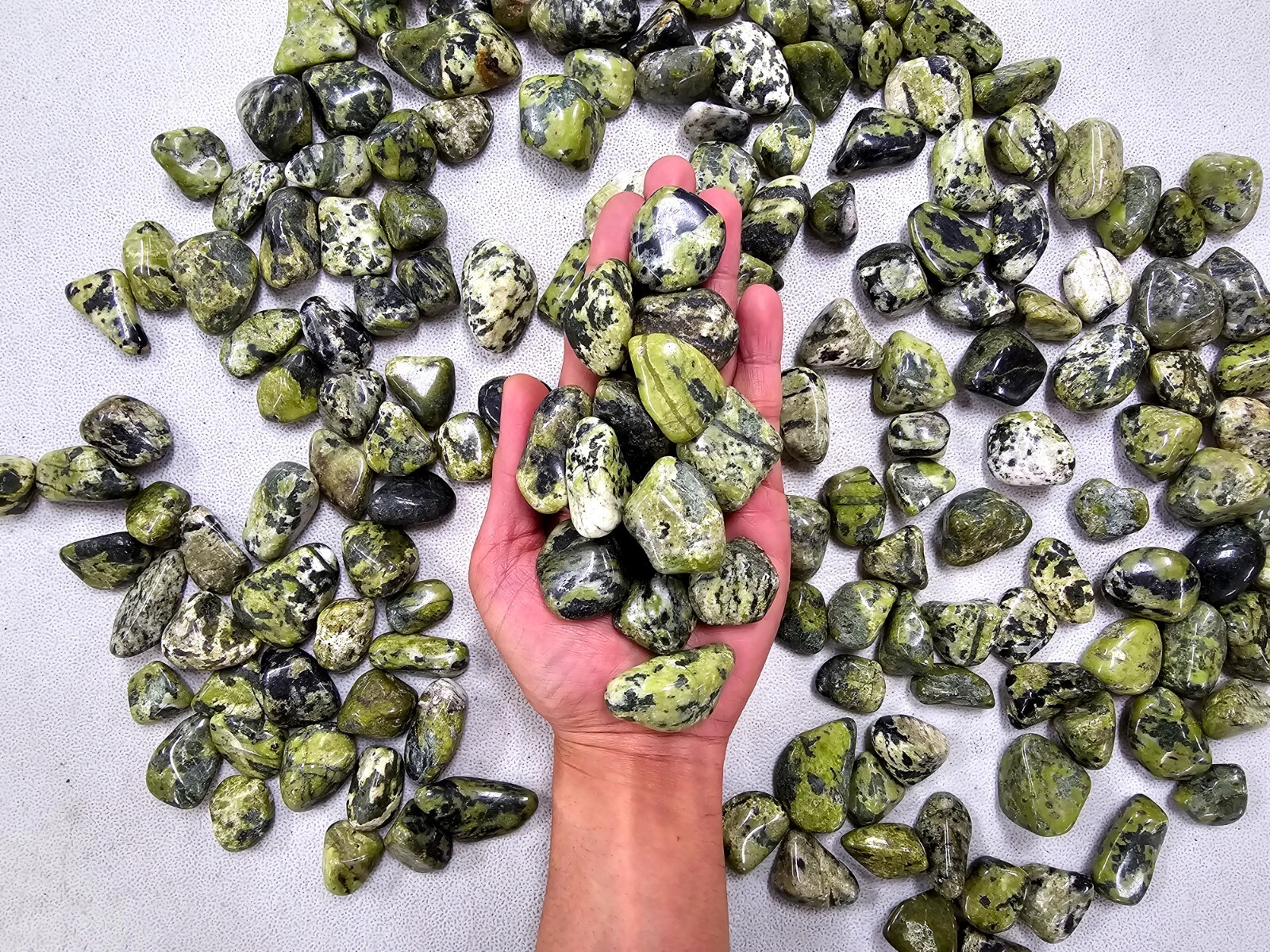 Tumbled Serpentine Crystal Stones Wholesale Bulk Gemstones for Wire Wrapping