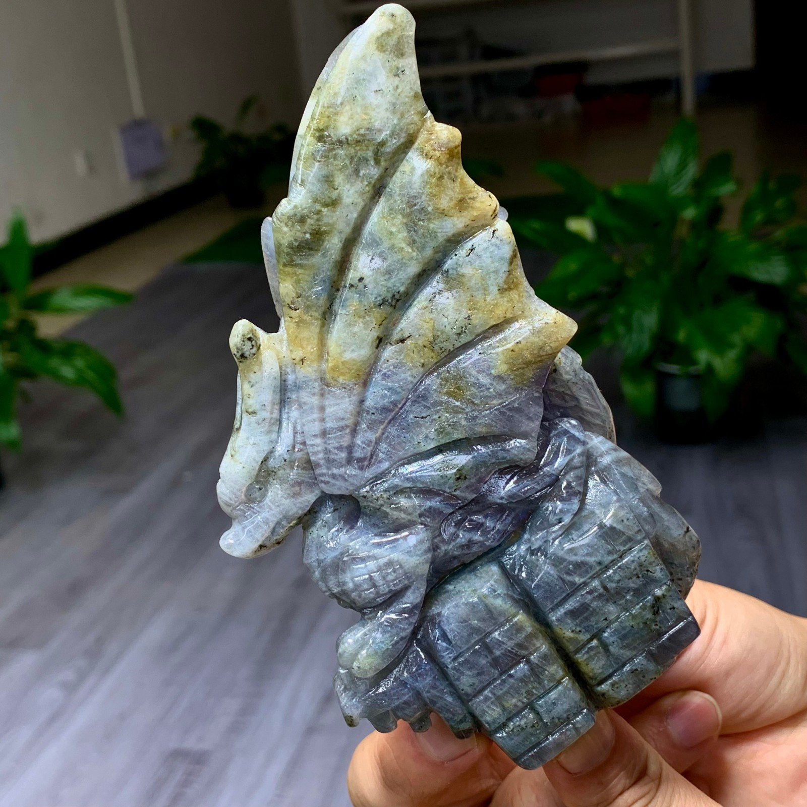 306G Natural Labradorite Quartz Crystal Stone Hand carved Flying dragon