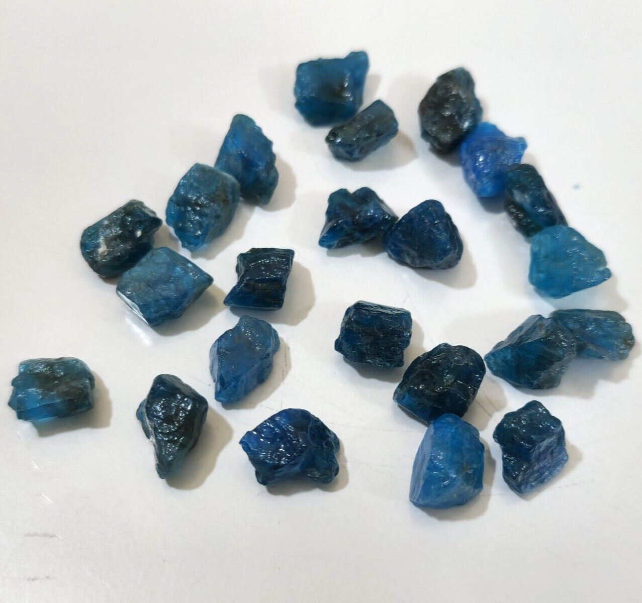 Top Quality 23 Piece Lot Blue Apatite Raw 8-12 MM For Jewelry Loose Gemstone