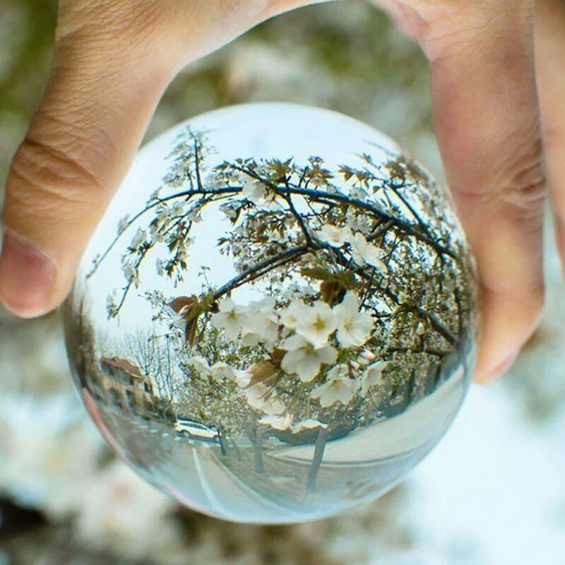 LONGWIN 120MM Clear Crystal Ball 4.8Inch Glass Sphere Photo Prop Free Stand