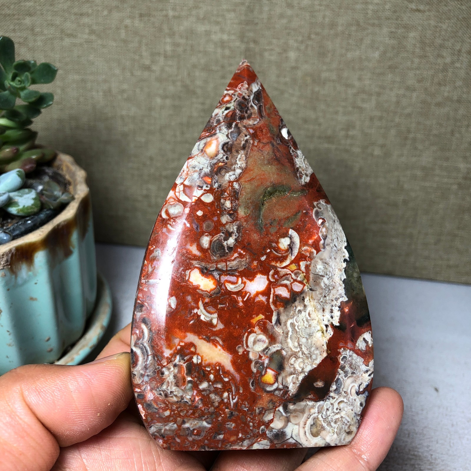 Natural l Indonesian Bloodstone agate point leaf Crystal specimens 165g A4928