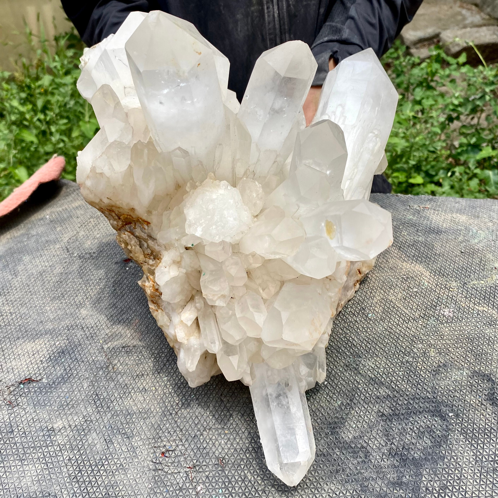 22LB ransparent, natural and beautiful white quartz crystal cluste