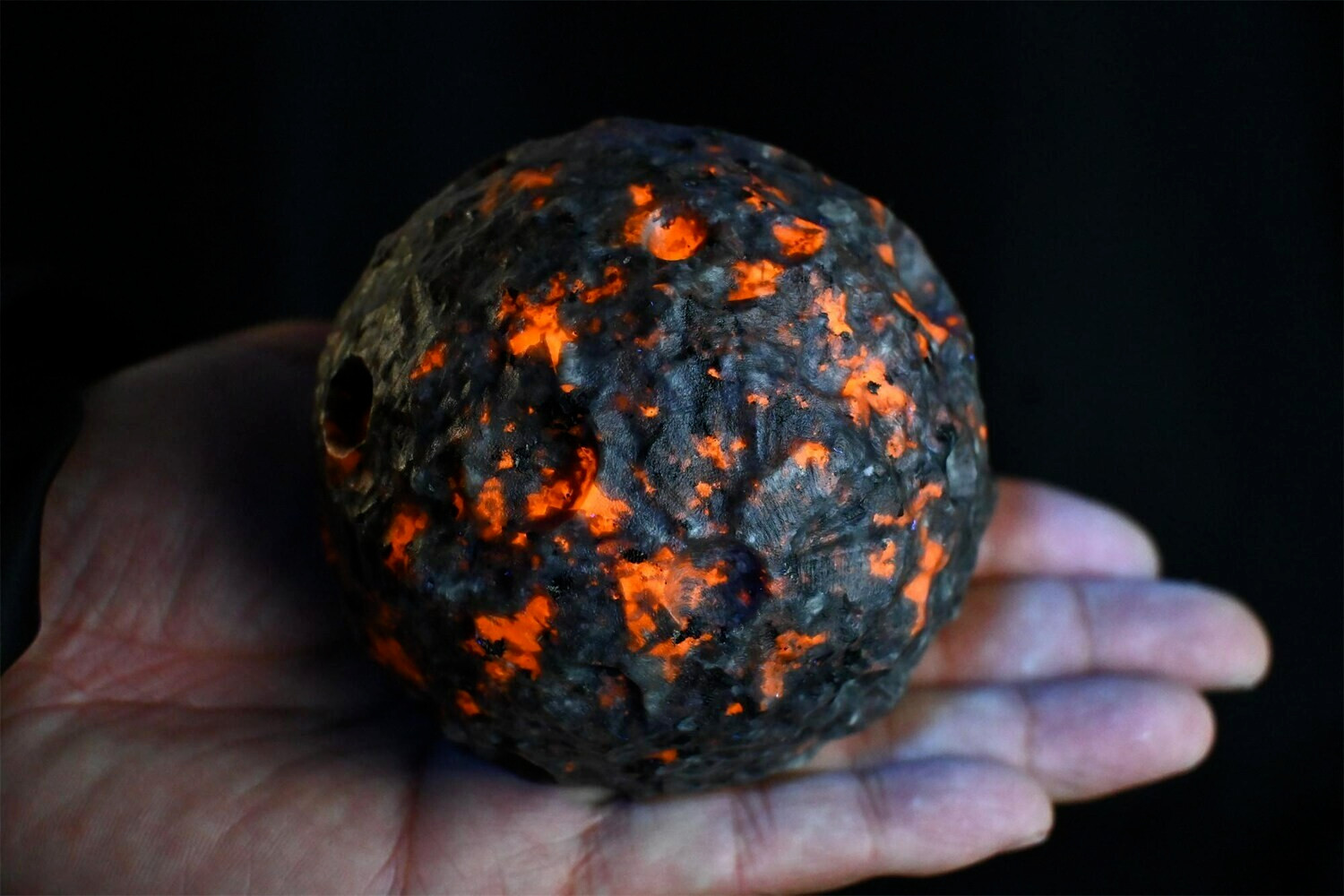 2″ Natural Yooperlite Full Moon Sphere Healing UV Glow Stone Crystal Decor Gift