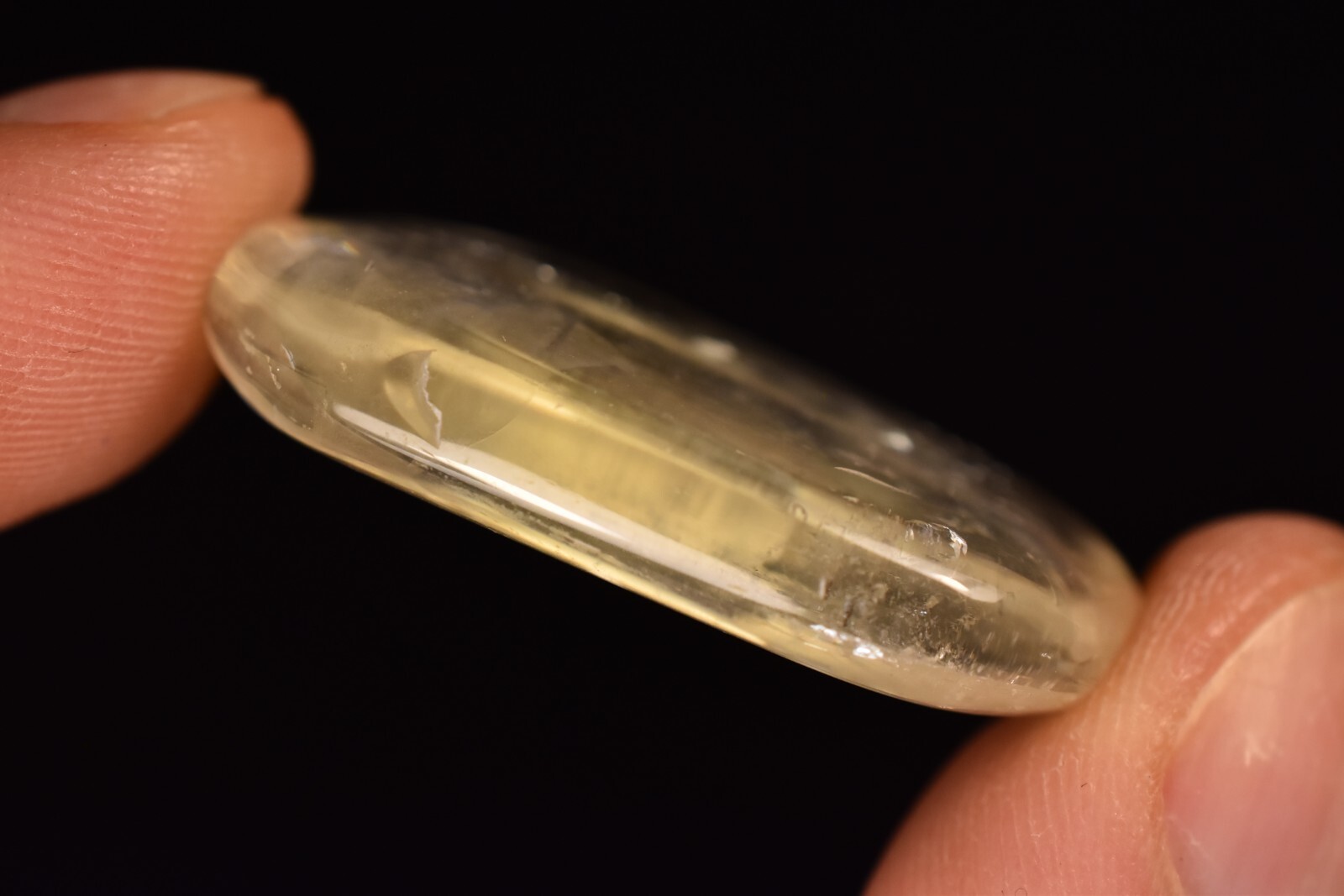 *YELLOW OPTICAL CALCITE* Palm Stone 3.8cm 14.5g Clear Flat Thumb Healing Crystal