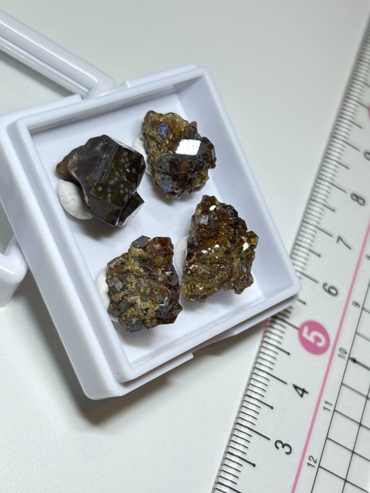 4 Pcs Iridescent Rainbow Garnets cluster from Nara Prefecture, JAPAN #P