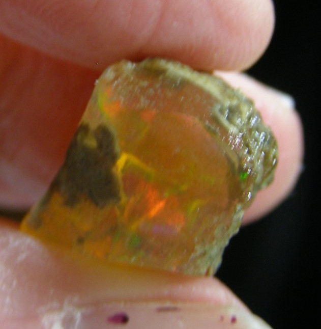 SUPERB COLOUR FLASH NATURAL ETHIOPIAN OPAL PIECE – 1.7 x 1.5 cms 3.73 gms #2