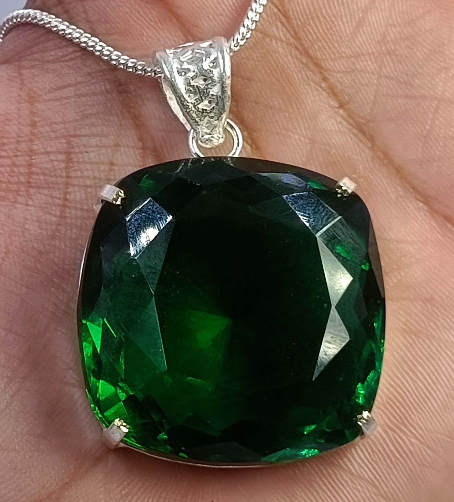 122 Ct Natural Green Emerald Cushion Shape 925 Silver Pendant IGL Gems 6JDV