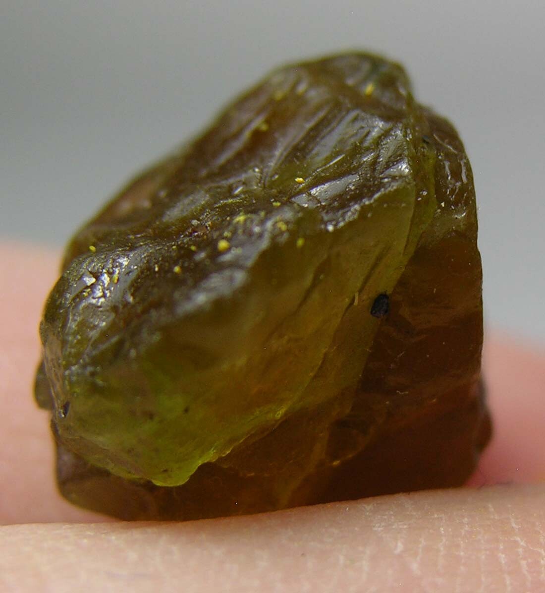 13.70ct Vietnam Dac Lak 100% Natural Rough Peridot Crystal Specimen 15mm 2.70g