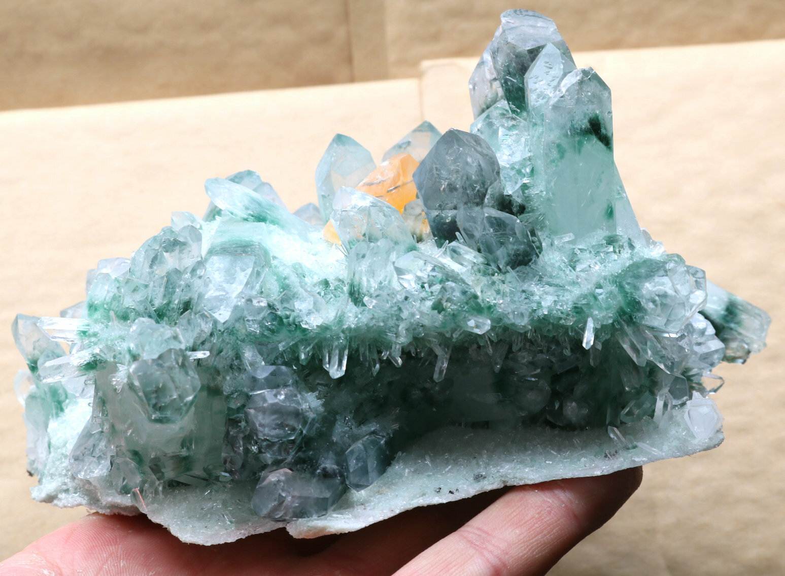 1025.9g New discovery green ghost Yellow crystal clusters of mineral samples