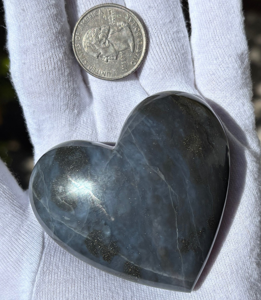 131g 2.37″ PURPLE (Dark Medium Blue) CHALCEDONY HEART PALMSTONE PALM STONE LARGE