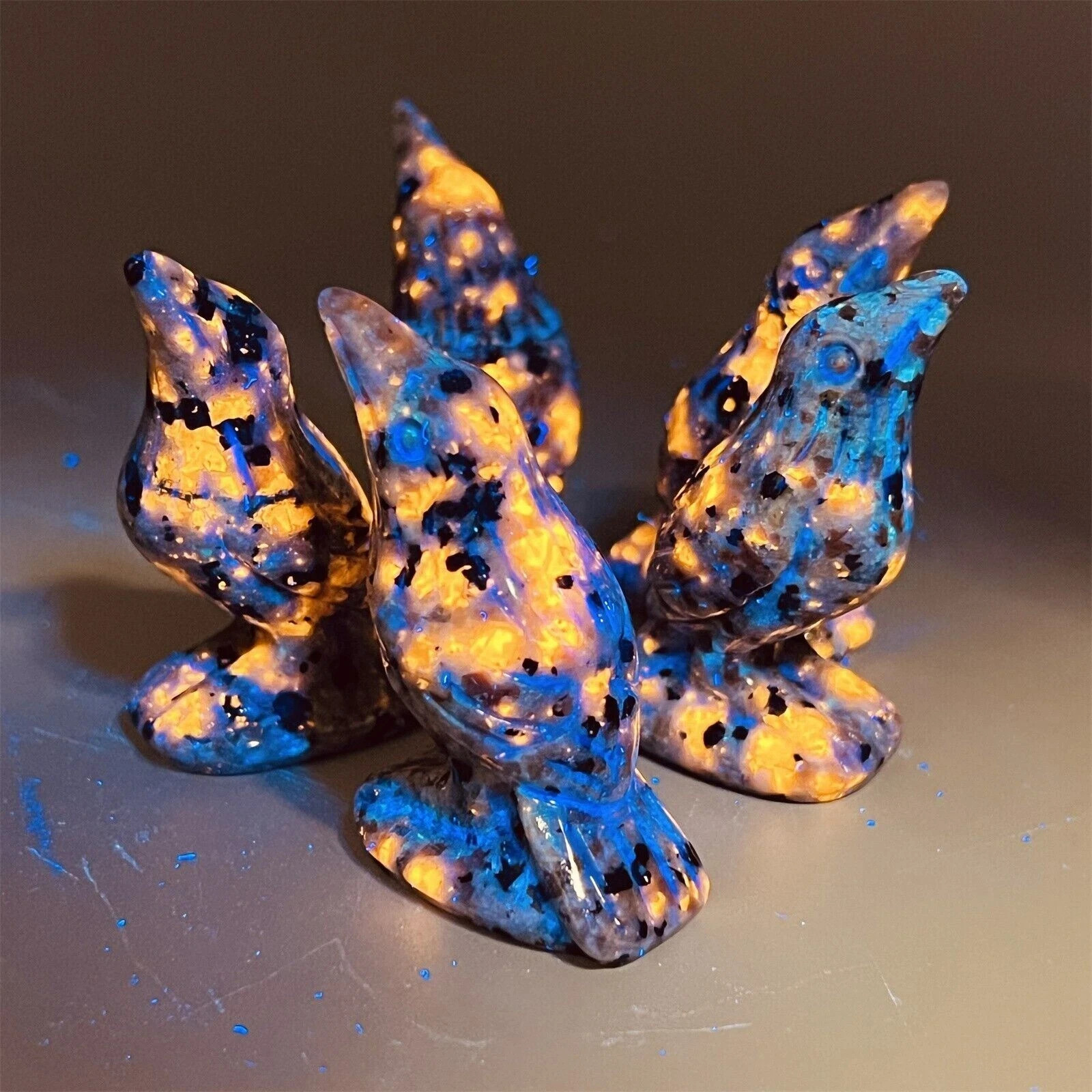 Natural Yooperlite Stone Crow UV Reactive Sodalite Raven Statue Handmade Decor